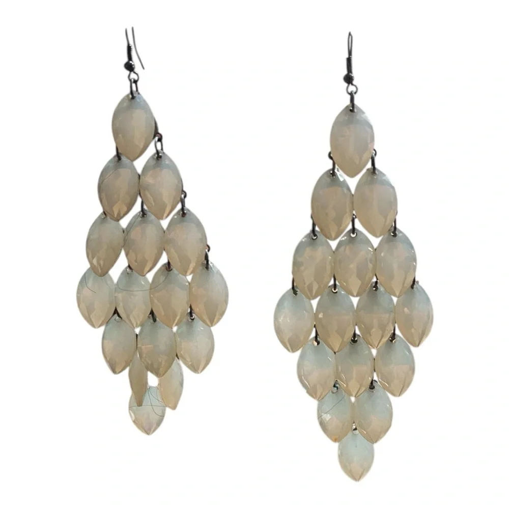 Elegant Cream Dangle Earrings - Picture 3 of 4